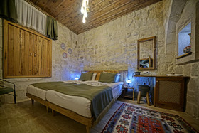 Vigneron Cave Hotel