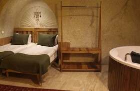 Vigneron Cave Hotel