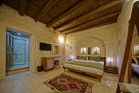 Vigneron Cave Hotel