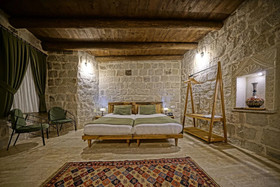 Vigneron Cave Hotel