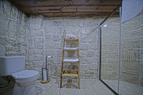 Vigneron Cave Hotel