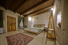 Vigneron Cave Hotel