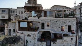 Vigneron Cave Hotel