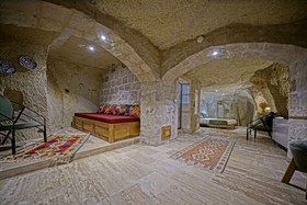 Vigneron Cave Hotel