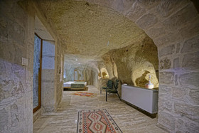 Vigneron Cave Hotel