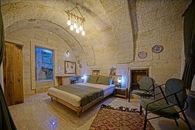 Vigneron Cave Hotel