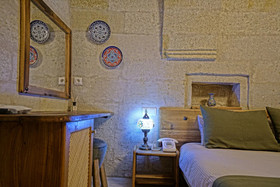 Vigneron Cave Hotel