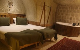 Vigneron Cave Hotel