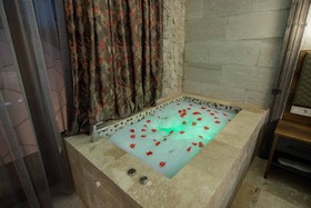 Ahiyan Hotel