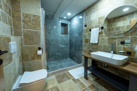 Ahiyan Hotel