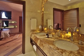 Ariana Sustainable Luxury Lodge