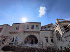 Karlik Cave Suites