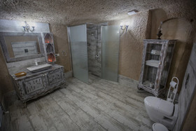 Karlik Cave Suites