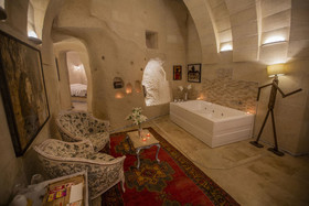 Karlik Cave Suites