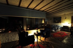 Karlik Evi
