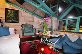 Karlik Evi