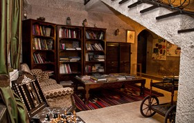 Karlik Evi