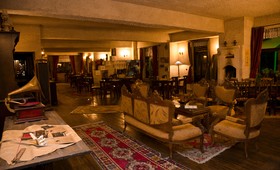 Karlik Evi