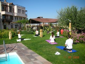 Karlik Evi