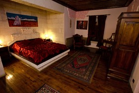 Karlik Evi