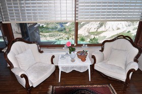 Karlik Evi