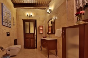 Aurora Cave Hotel