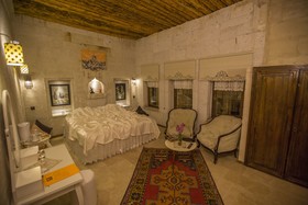 Aurora Cave Hotel