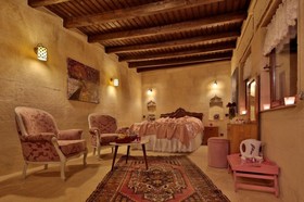 Aurora Cave Hotel