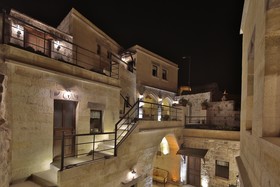 Aurora Cave Hotel