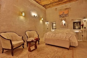 Aurora Cave Hotel