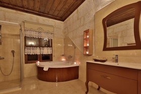 Aurora Cave Hotel