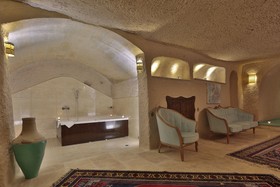Aurora Cave Hotel
