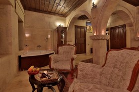 Aurora Cave Hotel