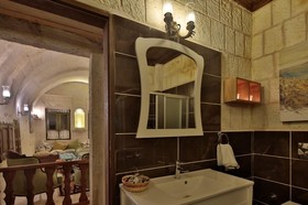Aurora Cave Hotel