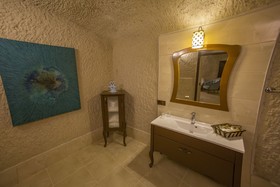 Aurora Cave Hotel