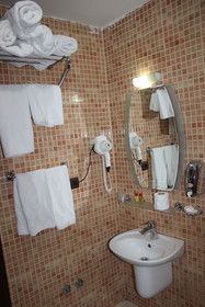 Adana Kucuksaat Hotel