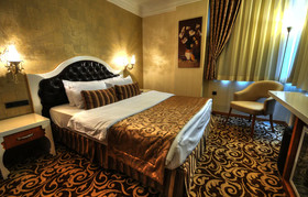 Golden Deluxe Hotel