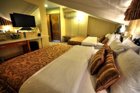 Golden Deluxe Hotel