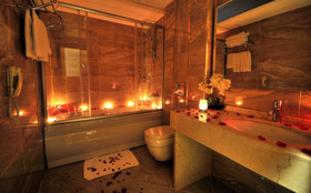 Golden Deluxe Hotel