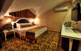 Golden Deluxe Hotel