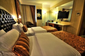 Golden Deluxe Hotel