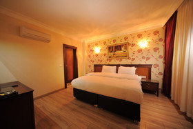 Golden Lake Hotel