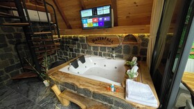 Waterfall Bungalov