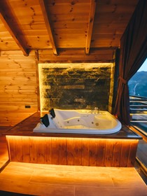 Zirvedekal Suit Hotel