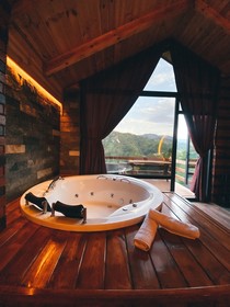 Zirvedekal Suit Hotel