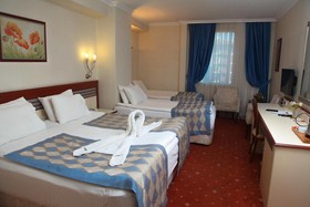 Akar Hotel International