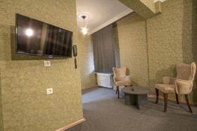 Ares Business Suit Hotel