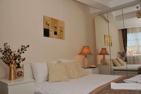 A Hotels & Suits