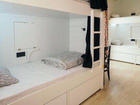 Deeps Hostel
