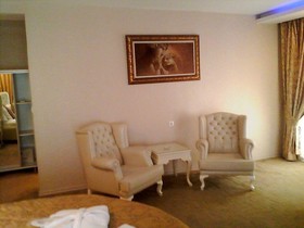 Golden Boutique
